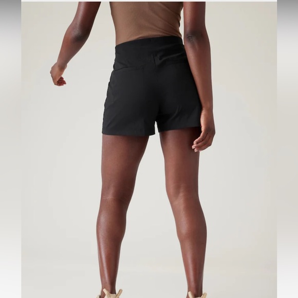 NWT Athleta Trekkie North Short in Black - Picture 2 of 15